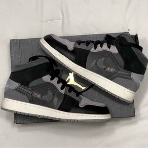 NIKE Air Jordan 1 Mid Craft (GS) Size 6Y Black/Cement Grey/Lt Graphite